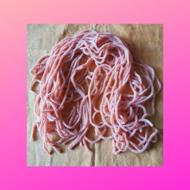 Confiserie acidulée Marque Trading Company B.V Spaghetti fraise acide. 2
