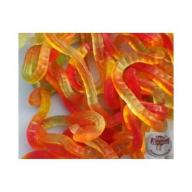 Le grand serpent gélifié d'environ trente cinq cm de long de plusieurs couleurs