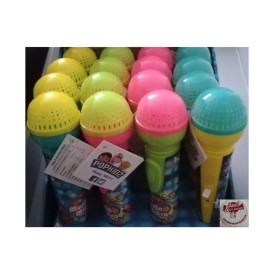 Music micro est extraordinaire jouet pour écouter de la musique