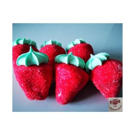 Confiserie meringuée Marque Dolciaria Chirico Fraise géante meringuée.