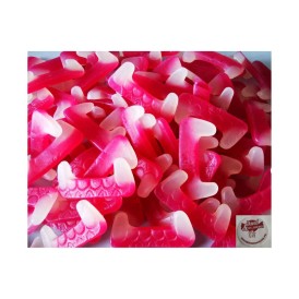 Confiserie gélifiée gomme molle marque Lutti dents de Dracula gommeux.